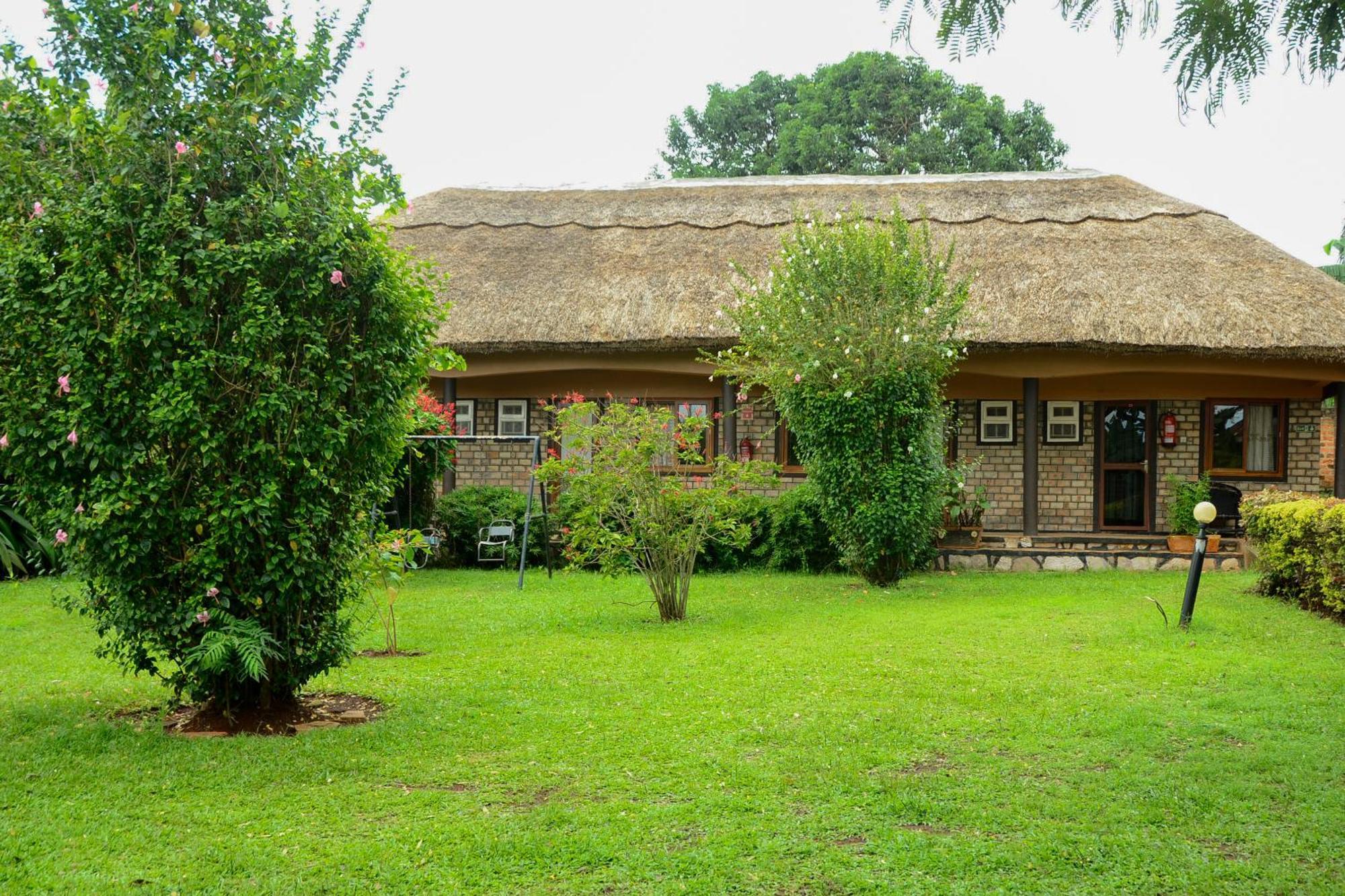 Gorilla African Guest House Entebbe Kültér fotó