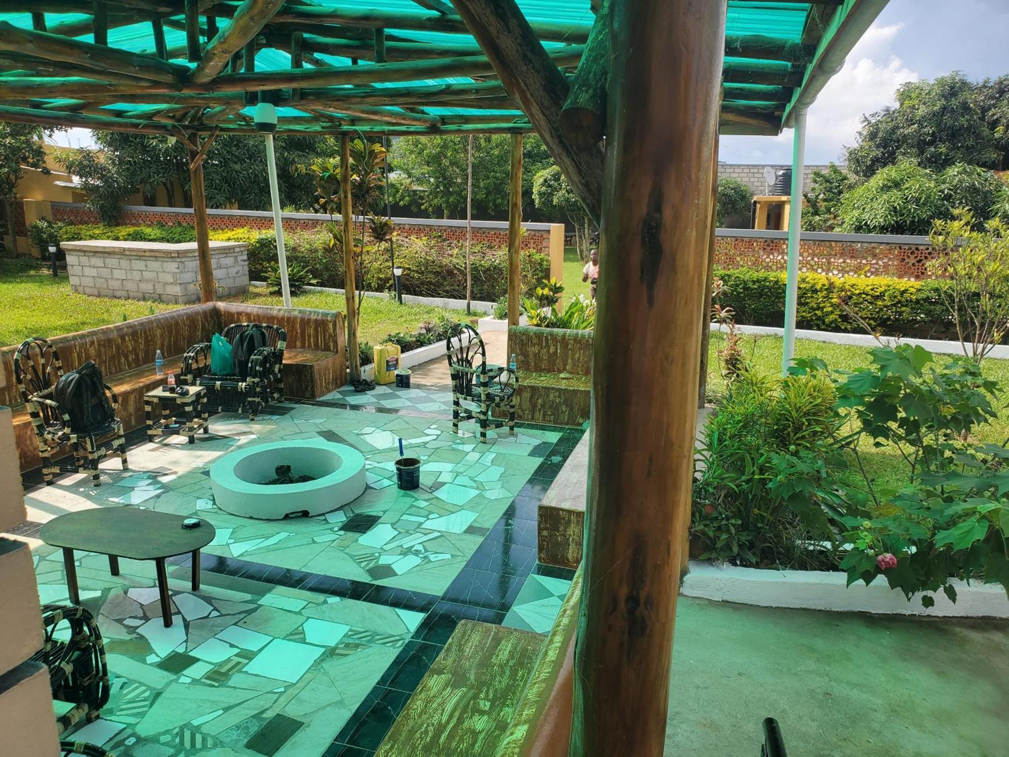 Gorilla African Guest House Entebbe Kültér fotó