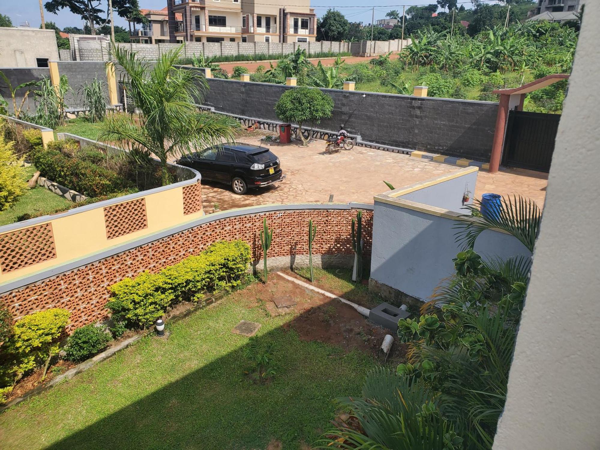 Gorilla African Guest House Entebbe Kültér fotó