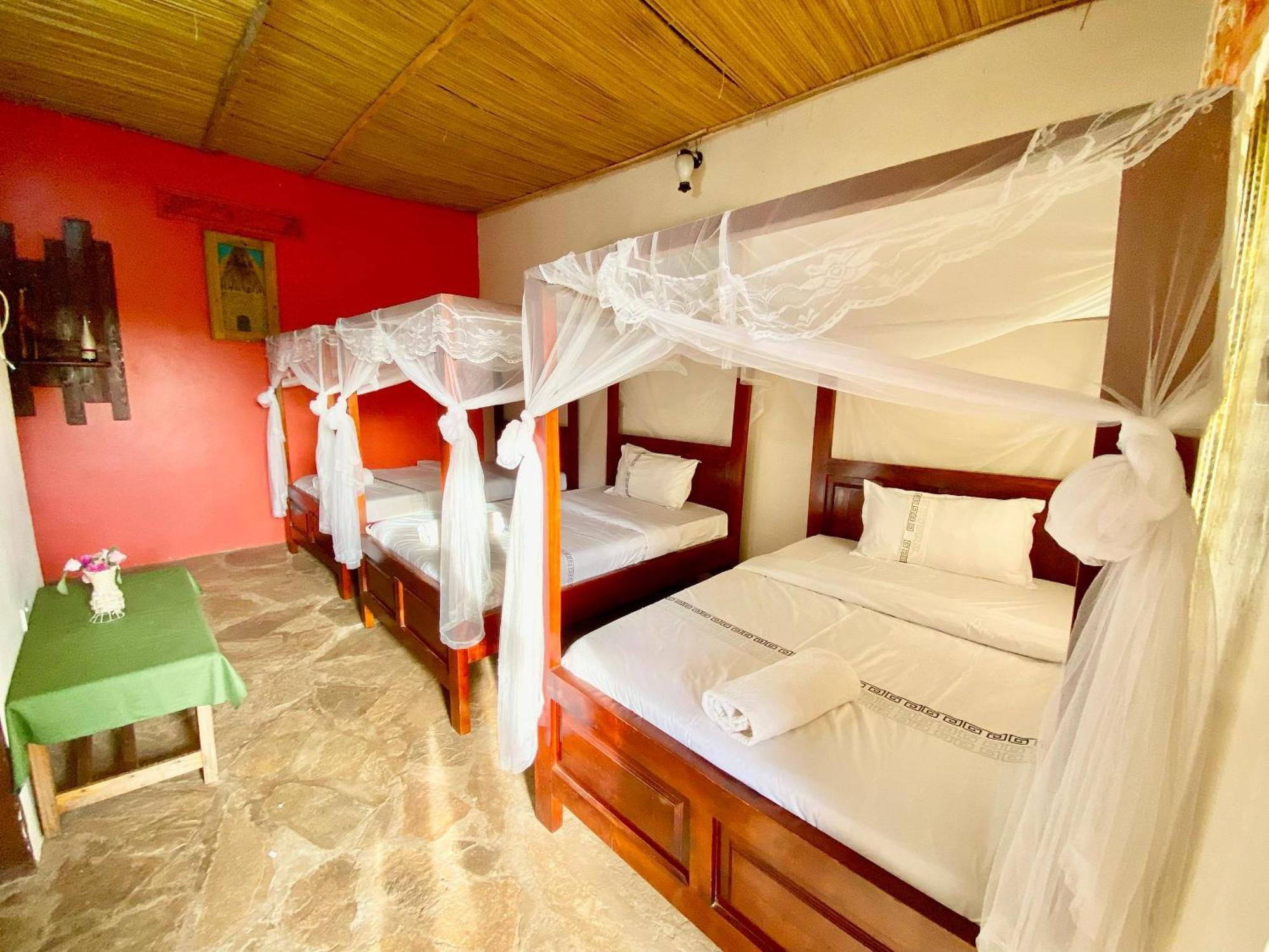 Gorilla African Guest House Entebbe Kültér fotó