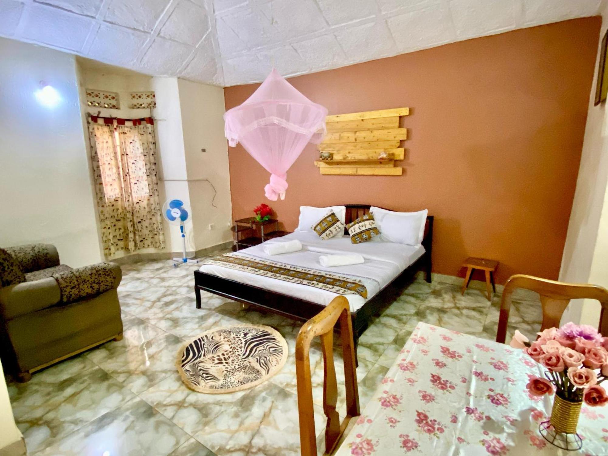 Gorilla African Guest House Entebbe Kültér fotó